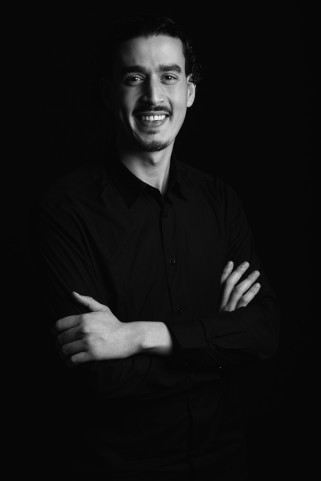 Mohamed, commercial et décorateur d’intérieur.