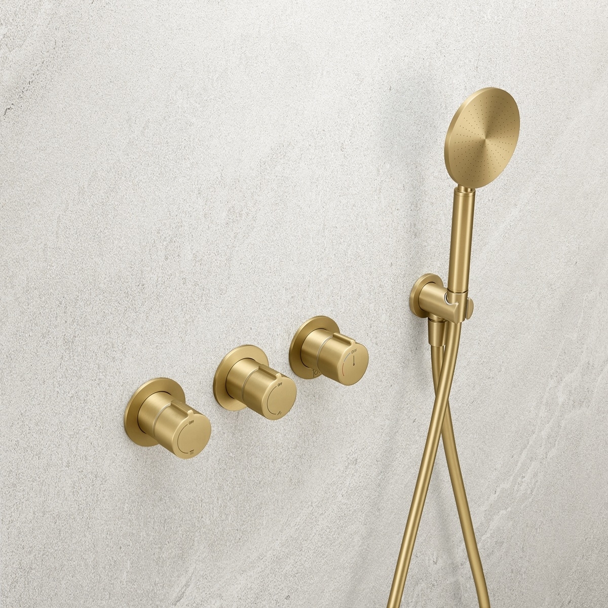 Robinetterie de douche encastrable doree