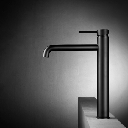 Robinet mitigeur surélevé Fina noir mat