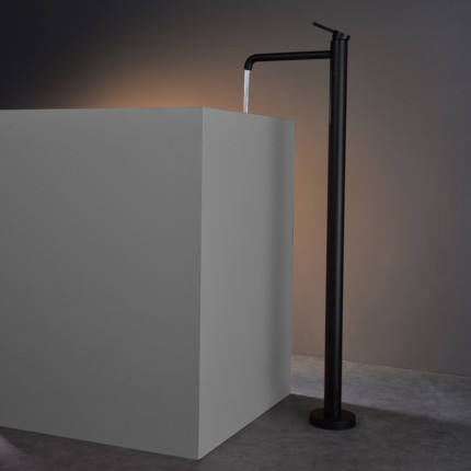 Robinet mitigeur sur pied totem Fina noir mat 