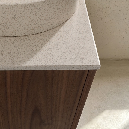 Plan de toilette en terrazzo beige grosso