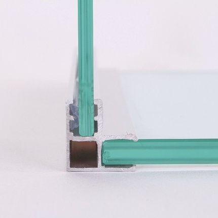 Profilé de connexion pour angle en verre 