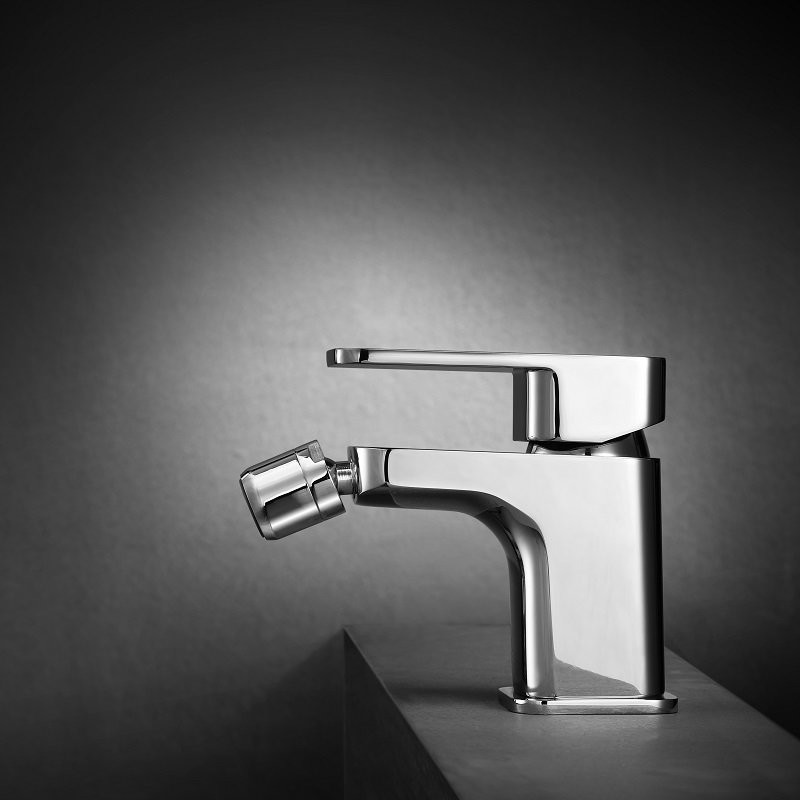 robinet de bidet carré