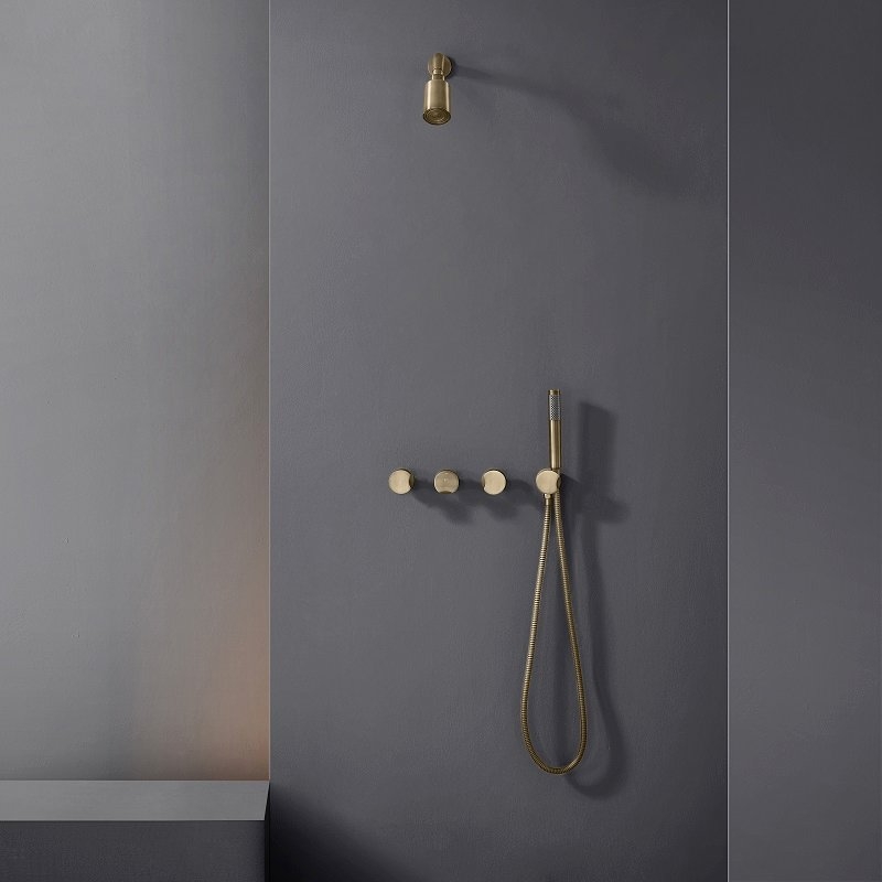 douche à encastrer dans le mur doré vieilli 