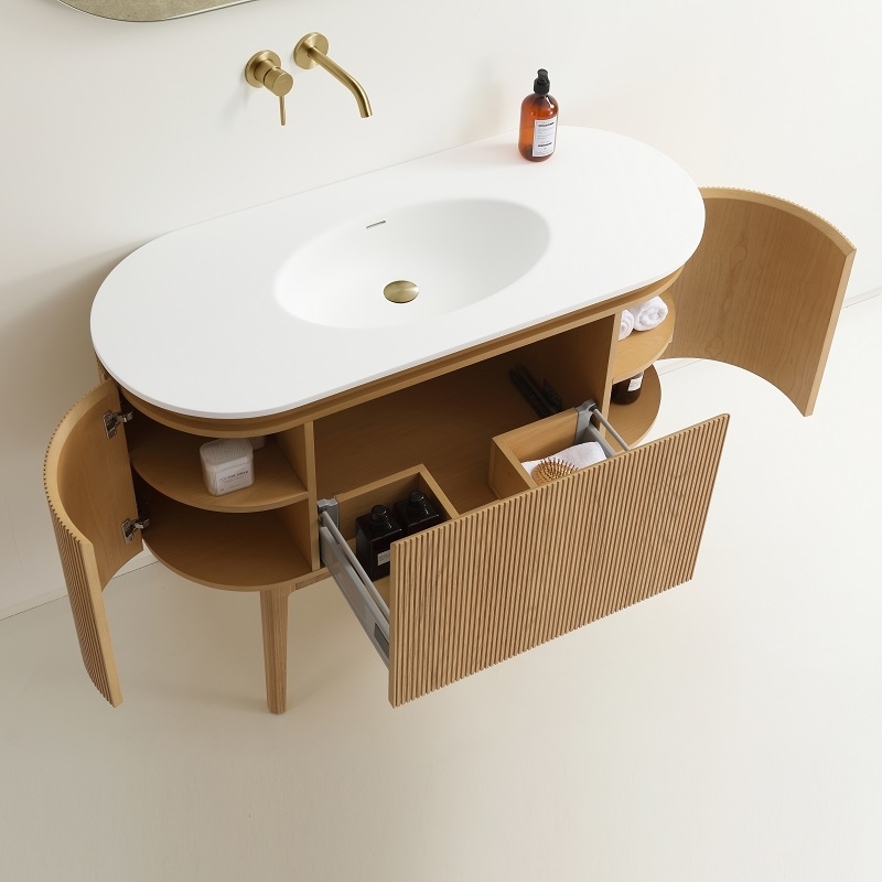 Asymmetrisch vrijstaand bad