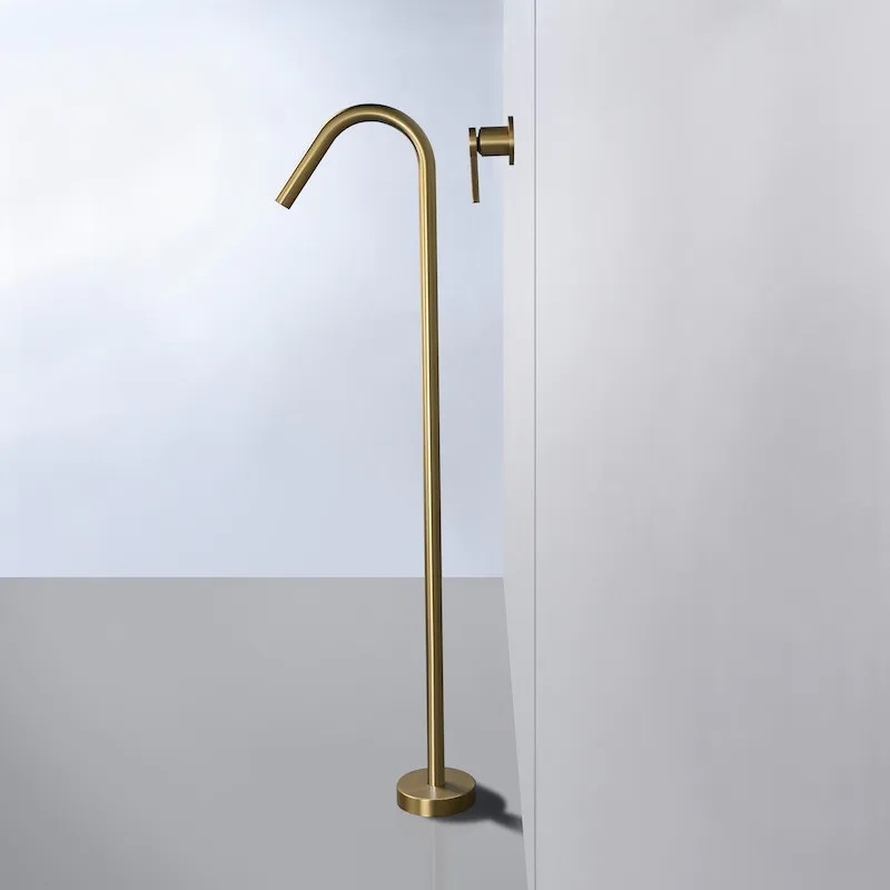 Mitigeur au sol or brossé