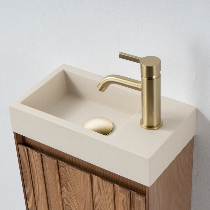 Minimale chocolade travertijn tegels