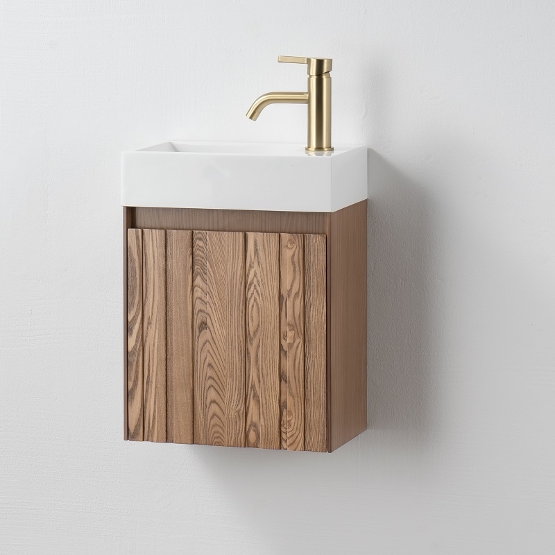 Unieke rustieke chocoladekleurige travertijn plinten