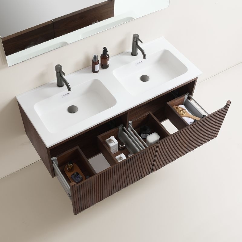 Asymmetrisch vrijstaand bad met massief oppervlak