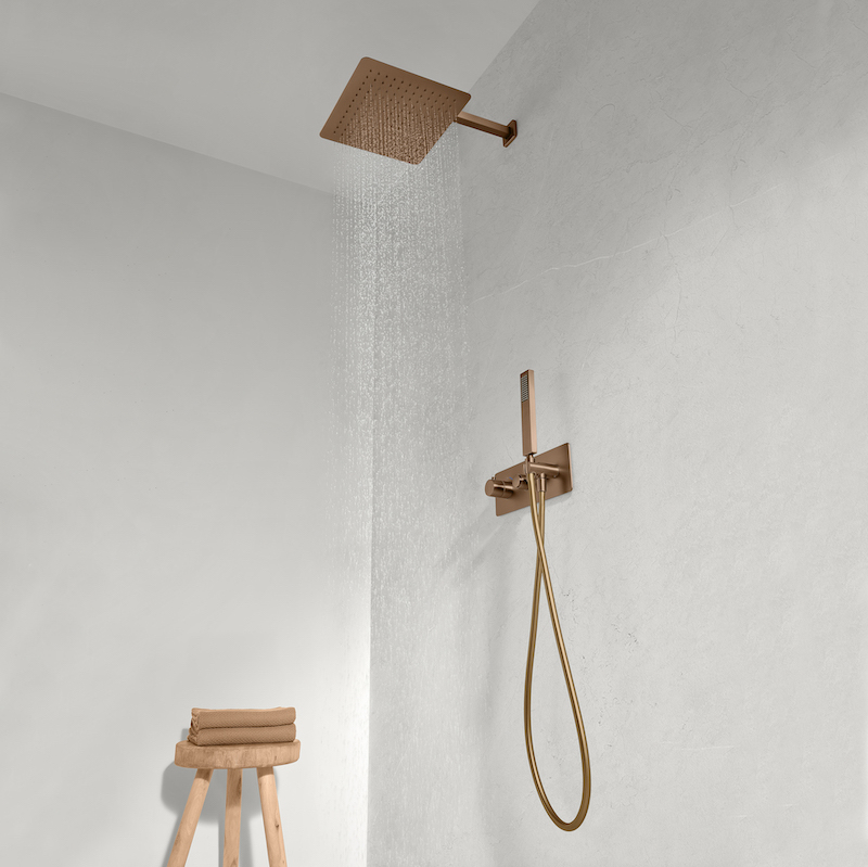 Geborsteld gouden ingebouwde douchekolom