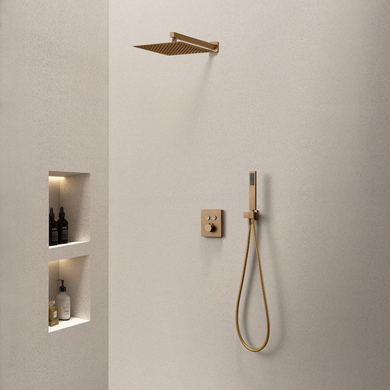 Ingebouwde chromen douchekolom