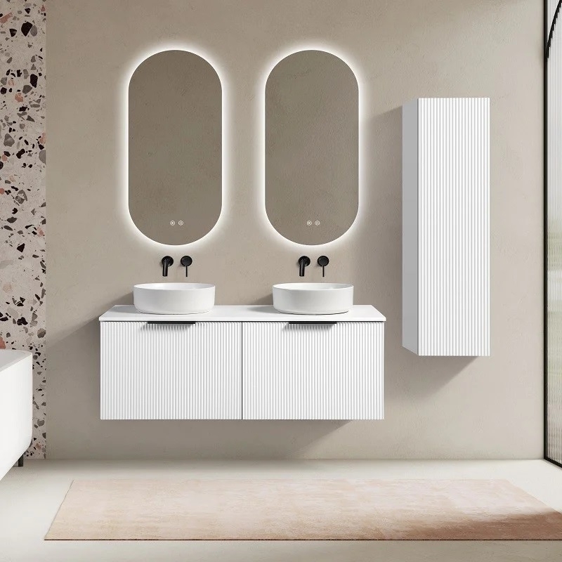 blauwe gecanneleerde meubels 