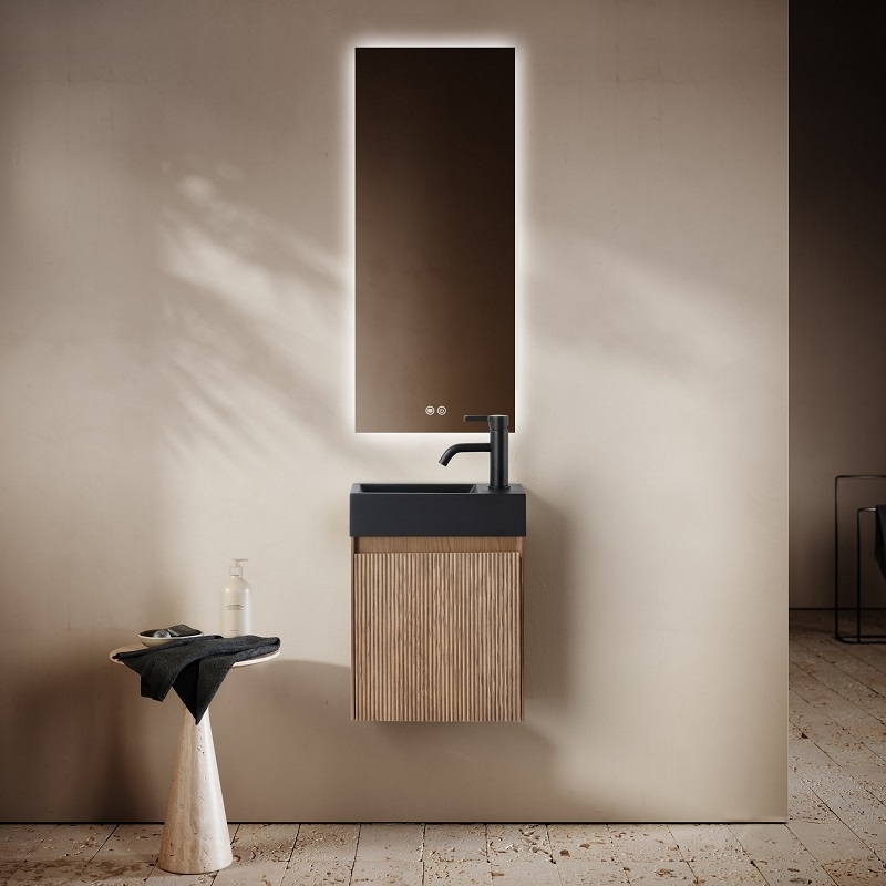 Unieke travertijn crèmekleurige plinten 